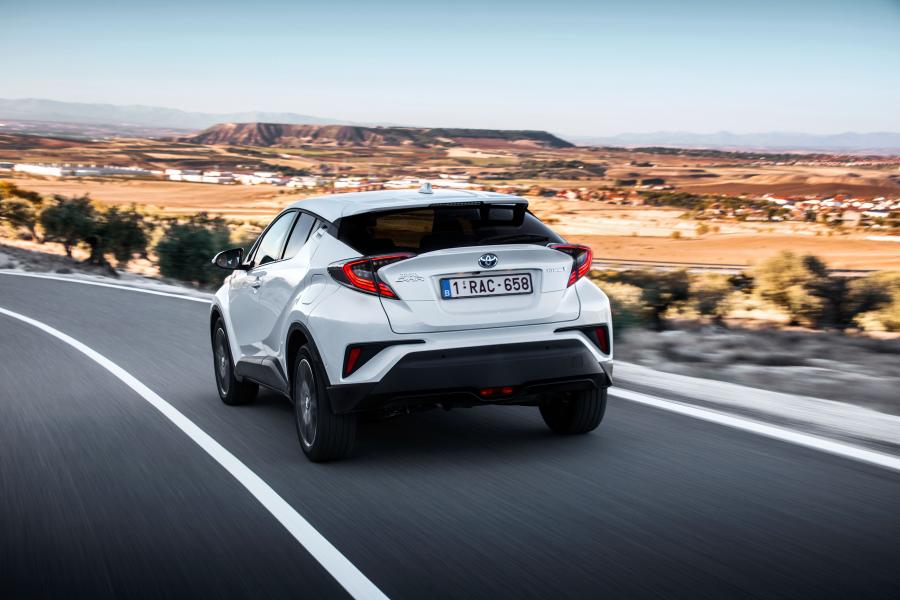  Toyota C-HR Hybrid 2016 года  (WW) (фото 28 из 31)
